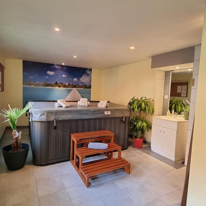 Gite Eglantine 2 A 6 Personnes Avec Spa Et Salle De Jeux Dans La Residence Вантрон Екстер'єр фото